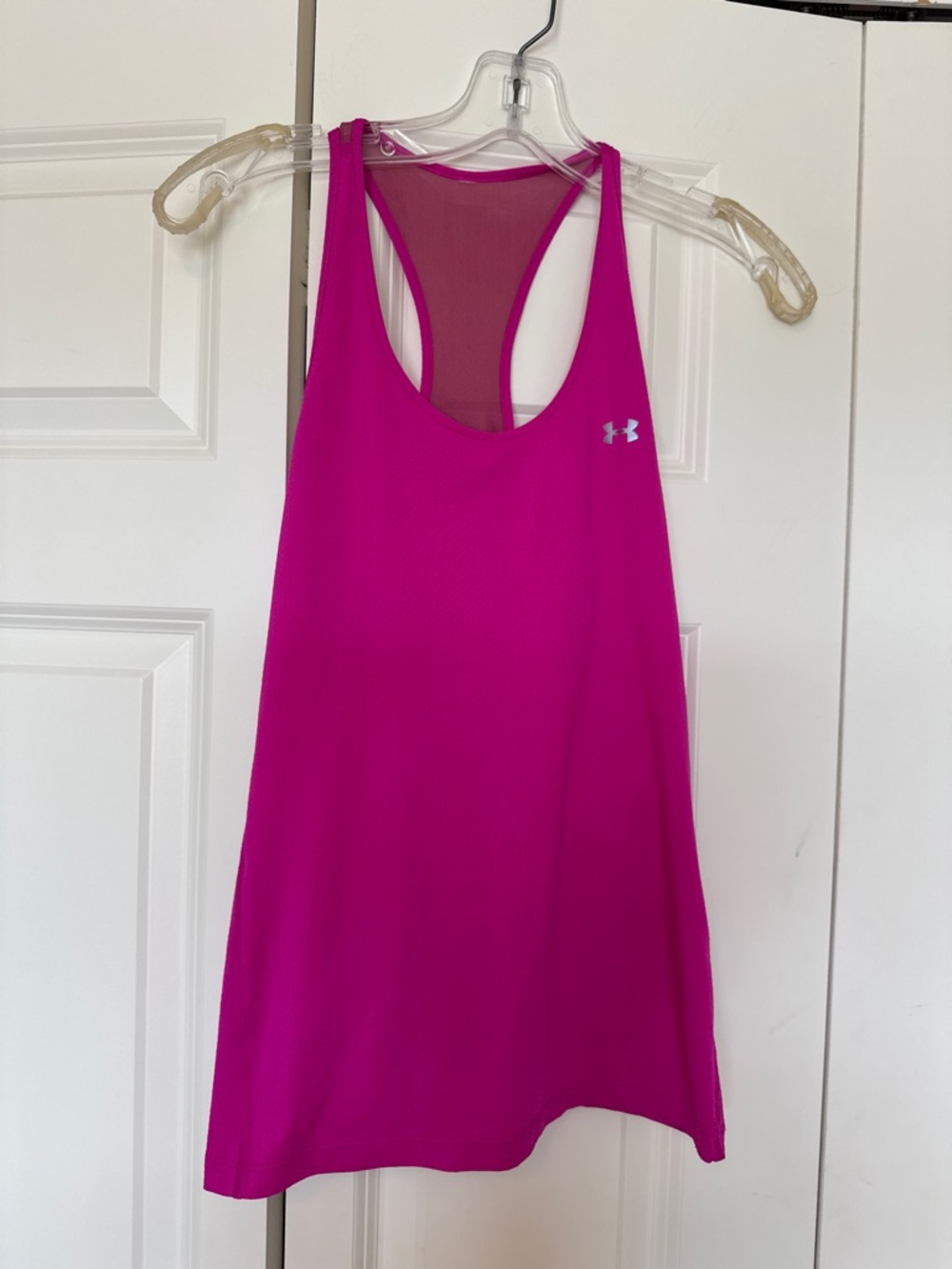 Under Armour Women's Fuchsia Racerback Tank Top Size Medium Hot Pink